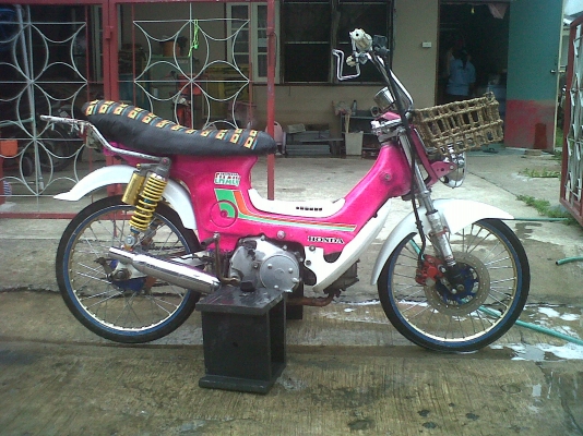 ลดราคาอีกแล้ว อยากขาย ชาลี สีชมพู เครื่องเวฟ125 ล้อขอบ17 โช๊คหลัง แก๊สซี่ แผงคอโซนิค เปิดราคา ที่ 17000 ต่อรองได้จ๊ะ สนใจโทร 086-565-3734 ไก่