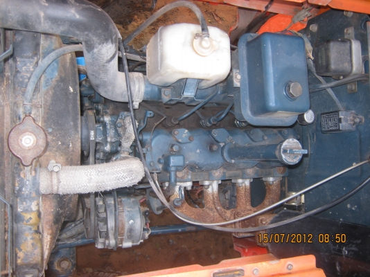 ขายรถไถ 32แรง 220,000 บาท พร้อมอุปกรณ์