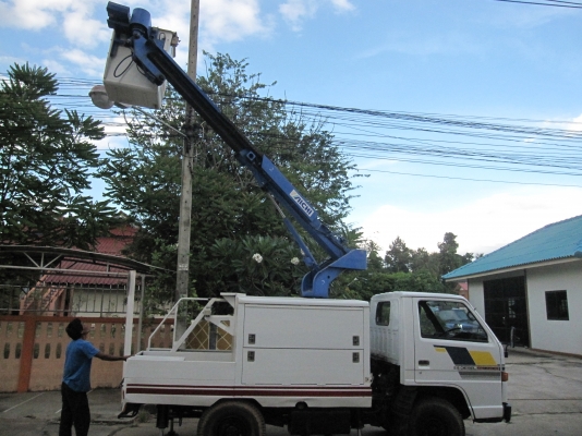 ขาย รถกระเช้านำเข้าจากญี่ปุ่นพร้อมทะเบียน ราคาทุน คุณภาพดี พร้อมใช้งาน