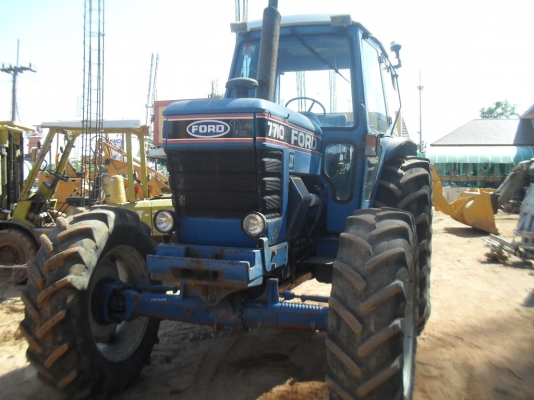 ขายรถไถ FORD 7710 พร้อมใช้งาน เครื่อง4สูบ ประหยัดน้ำมัน