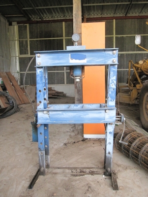 ขาย! เครื่องอัดไฮโดรลิก ราคาทุน คุณภาพดี พร้อมใช้งาน ขาย! เครื่องอัดไฮโดรลิก ราคาทุน คุณภาพดี พร้อมใช้งาน