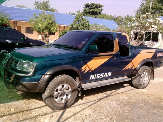 NISSAN BIG M 4x4 +LPG