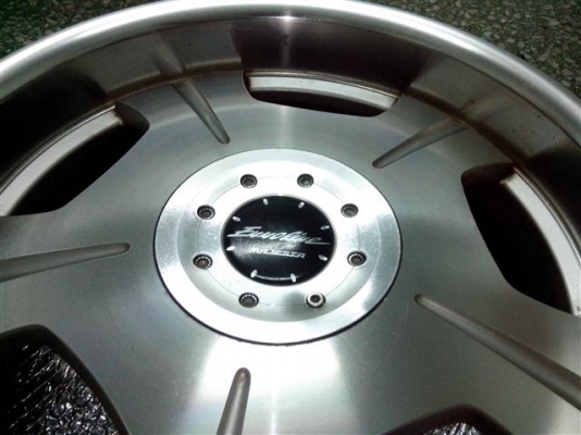 ล้อแม็กซ์ขอบ 17 แนว VIP