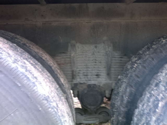 รถอิซูซุ 10 ล้อ รั่วหลังถนน 185 แรงม้า  สนใจติดต่อ 081 - 6079515