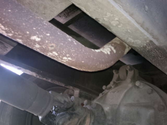 รถอิซูซุ 10 ล้อ รั่วหลังถนน 185 แรงม้า  สนใจติดต่อ 081 - 6079515