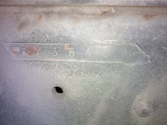 รถอิซูซุ 10 ล้อ รั่วหลังถนน 185 แรงม้า  สนใจติดต่อ 081 - 6079515