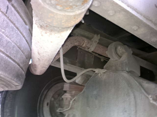 รถอิซูซุ 10 ล้อ รั่วหลังถนน 185 แรงม้า  สนใจติดต่อ 081 - 6079515