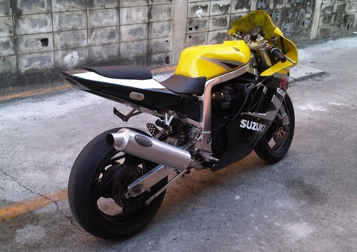 ขาย Gsx R Slingshot 750 ปี 94 ทะเบียน ราคา 89000 ขาย Gsx R Slingshot 750 ปี 94 ทะเบียน ราคา 89000