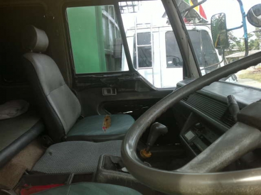 รถมิตซู 10 ล้อ FM517 รั่ว 195 แรงม้า   สนใจติดต่อ 081 - 6079515