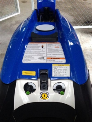 ขายเจ็ทยืน Kawasaki SRX800 ปี 2009 สภาพนางฟ้า ผ่านการใช้น้อยมาก เรือเดิมไม่ได้แต่ง สวยๆเดิมๆสติกเกอร์อยู่ครบทุกจุดขายเพราะไม่มีเวลาเล่นครับราคา 230,000บาท รายละเอียดเพิ่มเติมหรือสนใจโทร 081-027-2211