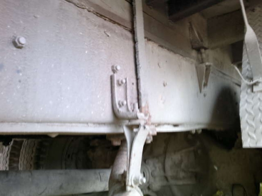 รถอิิซูซุ 10 ล้อ รั่ว 185 แรงม้า  สนใจติดต่อ 081 - 6079515