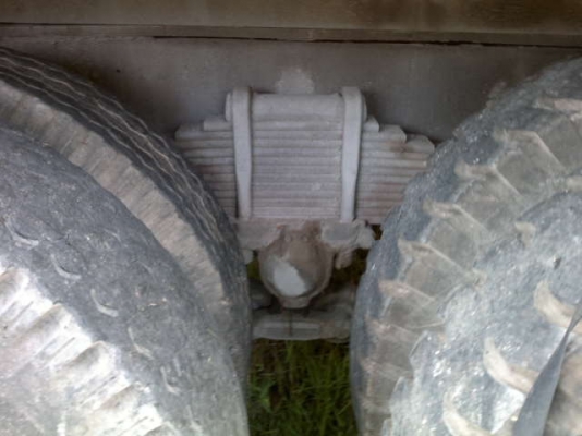 รถอิิซูซุ 10 ล้อ รั่ว 185 แรงม้า  สนใจติดต่อ 081 - 6079515