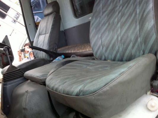 รถอิิซูซุ 10 ล้อ รั่ว 185 แรงม้า  สนใจติดต่อ 081 - 6079515