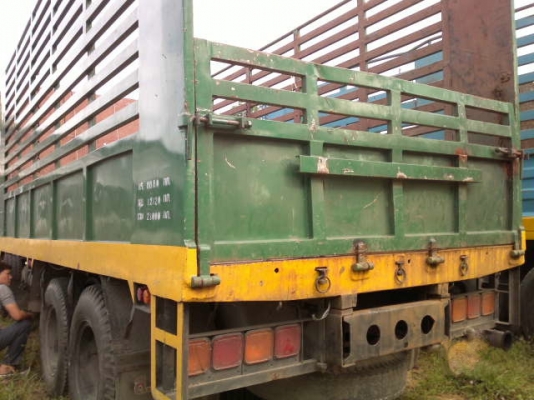 รถอิิซูซุ 10 ล้อ รั่ว 185 แรงม้า  สนใจติดต่อ 081 - 6079515