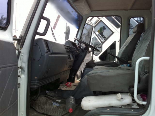 รถอิิซูซุ 10 ล้อ รั่ว 185 แรงม้า  สนใจติดต่อ 081 - 6079515