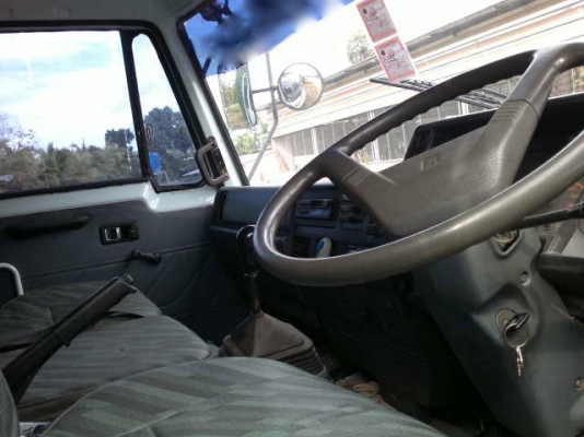 รถอิิซูซุ 10 ล้อ รั่ว 185 แรงม้า  สนใจติดต่อ 081 - 6079515