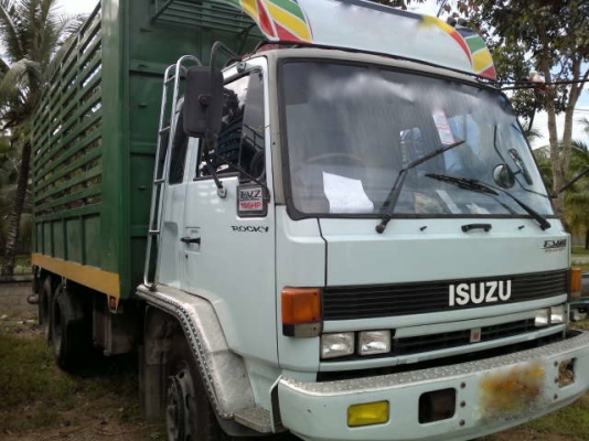 รถอิิซูซุ 10 ล้อ รั่ว 185 แรงม้า  สนใจติดต่อ 081 - 6079515