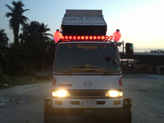 ขายHINO FC3J  เครื่องJO7C สภาพใหม่90\% ใช้งานน้อยทุกข้าวอย่างเดียว เครื่องไม่เคยแกะ แอร์เย็น แต่งเต็ม