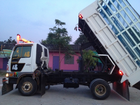 ขายHINO FC3J  เครื่องJO7C สภาพใหม่90\% ใช้งานน้อยทุกข้าวอย่างเดียว เครื่องไม่เคยแกะ แอร์เย็น แต่งเต็ม