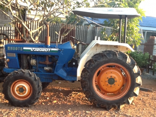 คูโบต้า L3202 DT 4 WD 2 เพลา สภาพดีครับ..พร้อมใช้งาน