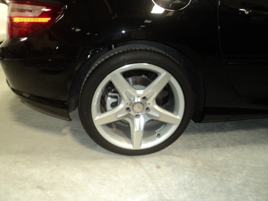 ล้อแม็ก SLK ขอบ 18 AMG ใหม่ๆครับ ยางPIERLLI PEZERO ปลายปี2011 ล้อแม็ก SLK ขอบ 18 AMG ใหม่ๆครับ ยางPIERLLI PEZERO ปลายปี2011