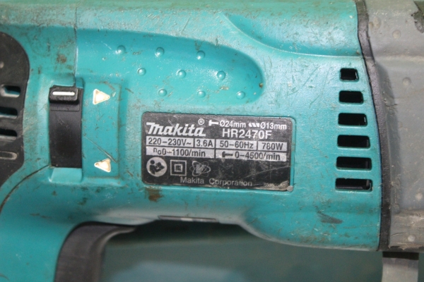สว่านโรตารี่ 3 ระบบ ยี่ห้อ makita รุ่น 2470F พร้อมใช้งานมีกล่องเก็บครับ สว่านโรตารี่ 3 ระบบ ยี่ห้อ makita รุ่น 2470F พร้อมใช้งานมีกล่องเก็บครับ