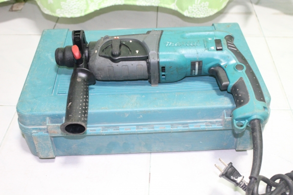 สว่านโรตารี่ 3 ระบบ ยี่ห้อ makita รุ่น 2470F พร้อมใช้งานมีกล่องเก็บครับ