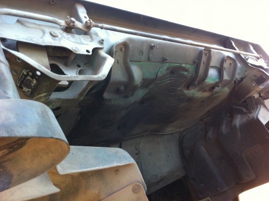 ขายรถบรรทุก 6 ล้อ ยี่ห้อ ISUZU รุ่น NPR เครื่อง 130 TURBO ยางเรเดียลใหม่ 6 เส้น ทะเบียนเต็ม พร้อมโอน