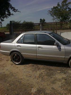 ขายแล้วครับขายนิสสันชาลูนครับ เอกสารครบ ลงเครื่องใหม่ อินวอยครบ ล้อแม็ก 45000 รถอยู่ลพบุรีครับ089-5498253