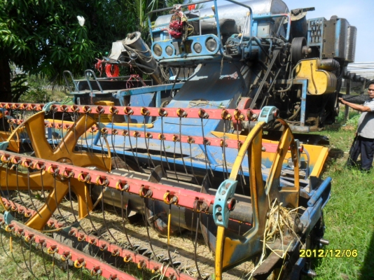 ขายรถเกี่ยวข้าวศักดิ์พัฒนาเครื่องJO8C