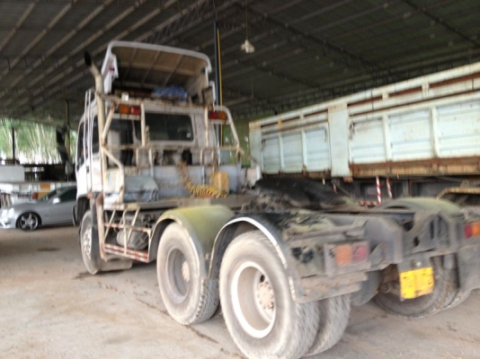 รถอิซูซุ 10 ล้อ หัวลาก FXZ 270 แรงม้า ปี 45 สนใจติดต่อ 081 - 6079515 รถอิซูซุ 10 ล้อ หัวลาก FXZ 270 แรงม้า ปี 45 สนใจติดต่อ 081 - 6079515