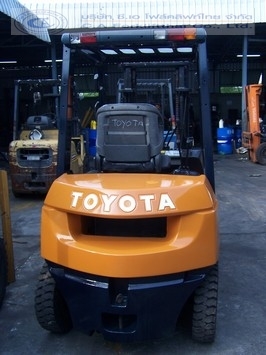 ขาย รถโฟล์คลิฟท์ TOYOTA รุ่น 7FG-20