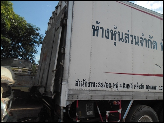 ขายลิฟต์ติดท้ายรถ 4 กระบอก ราคาถูกมาก