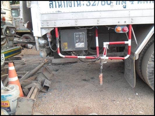 ขายลิฟต์ติดท้ายรถ 4 กระบอก ราคาถูกมาก