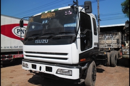 GIGA หัวครัชซี เครื่อง 320 แรง สภาพดี สวยมาก