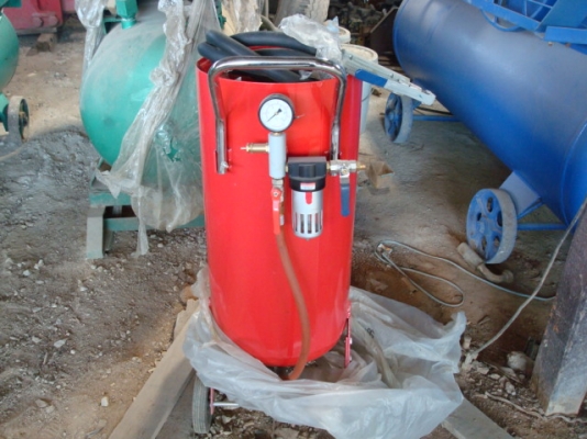 ถังพ่นทรายขนาดเล็กพร้อมหัว ต่อลมเข้าใช้ได้เลย0833554933