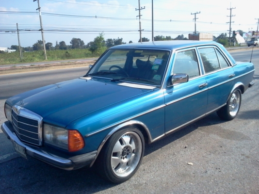 ขายรถ Benz 230e w123  1jz  ติดแก็ส lpg    รถคลาสสิค  ทำครบเเล้ว ขายถูก