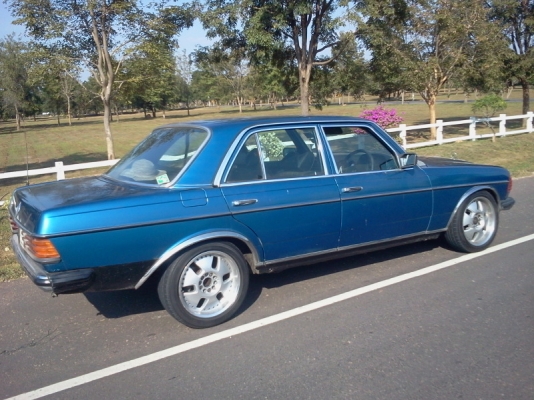 ขายรถ Benz 230e w123  1jz  ติดแก็ส lpg    รถคลาสสิค  ทำครบเเล้ว ขายถูก