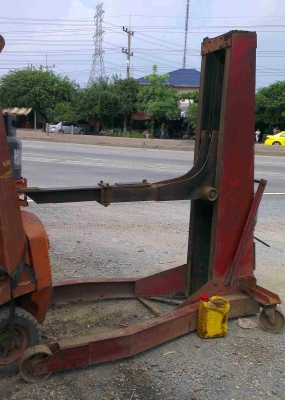 ขาย แย็กยกรถ ยกได้ 2 ตัน สูง 2 เมตร มีล้อเลื่อน สามารถเคลื่อที่ได้