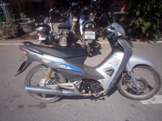 ชายเวฟ100สตาทมือ พร้อมใช้งาน