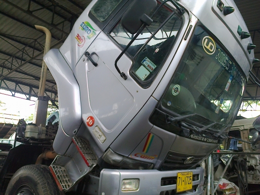 10ล้อหัวลากแท้ๆ320 แรงUD CWM454 ปี**52ไมล์ 100000กว่า กิโล ใช้น้อย เบรคแห้ง คัสซีสีบรอนล์ รถสวยมากๆวิ่งน้อย...