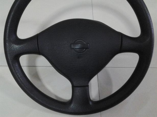 ขายพวงมาลัย NISSAN 3 ก้าน ราคา 800 บาท