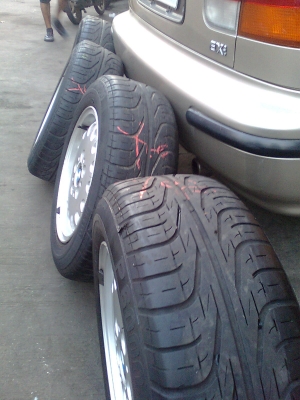 ขายแม็กบีเอ็ม 5 รู พร้อมยางสภาพดี 3900 บาท ขายแม็กบีเอ็ม 5 รู พร้อมยางสภาพดี 3900 บาท