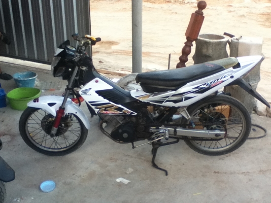 ขาย โซนิค 125  nobook 8000