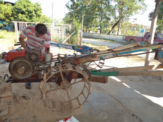 ขายรถไถนาคูโบต้าเดินตาม11แรง พร้อมผานและเทเลอร์