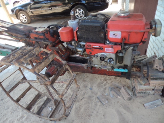 ขายรถไถนาคูโบต้าเดินตาม11แรง พร้อมผานและเทเลอร์