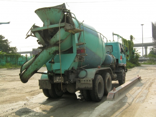 รถโม่ปูน ยี่ห้อ NISSAN รุ่น CW30M รถโม่ปูน ยี่ห้อ NISSAN รุ่น CW30M