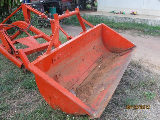 ขายชุดตักหน้ารถไถ32 แรง