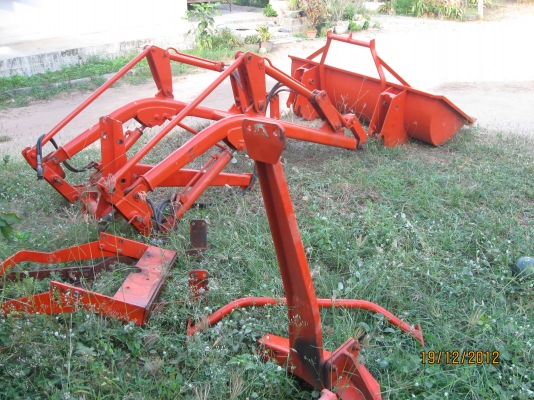 ขายชุดตักหน้ารถไถ32 แรง