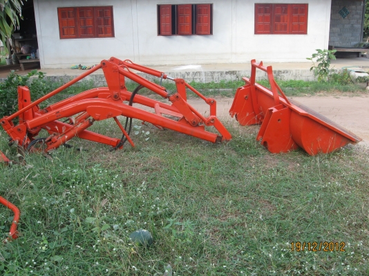 ขายชุดตักหน้ารถไถ32 แรง